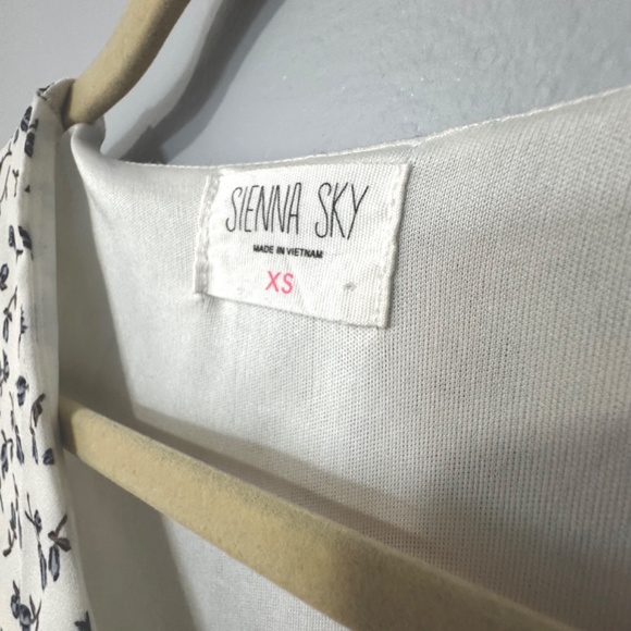 White Floral Wrap Dress XS - Picture 3 of 4